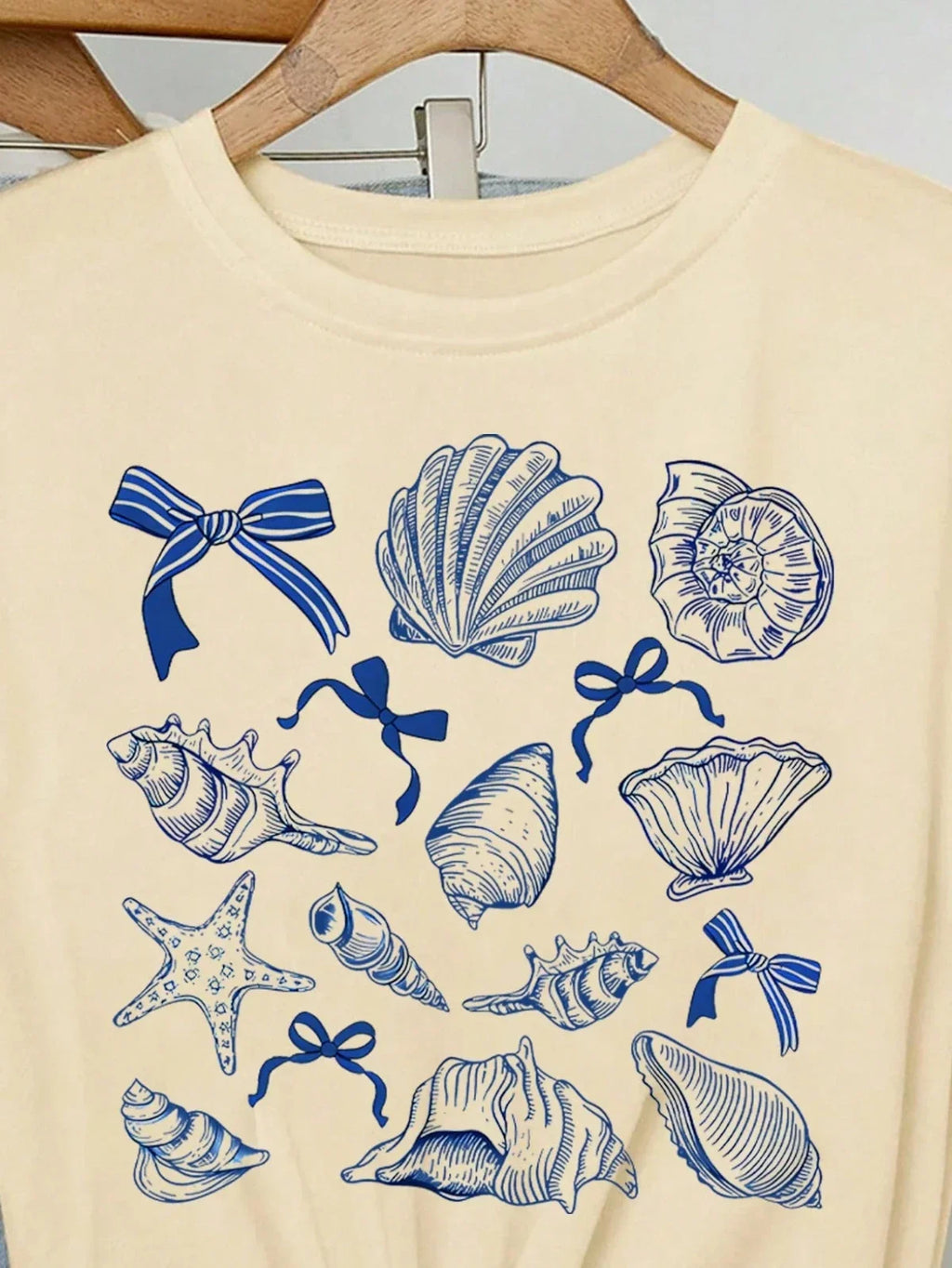 Conch Bow Graphic Tee